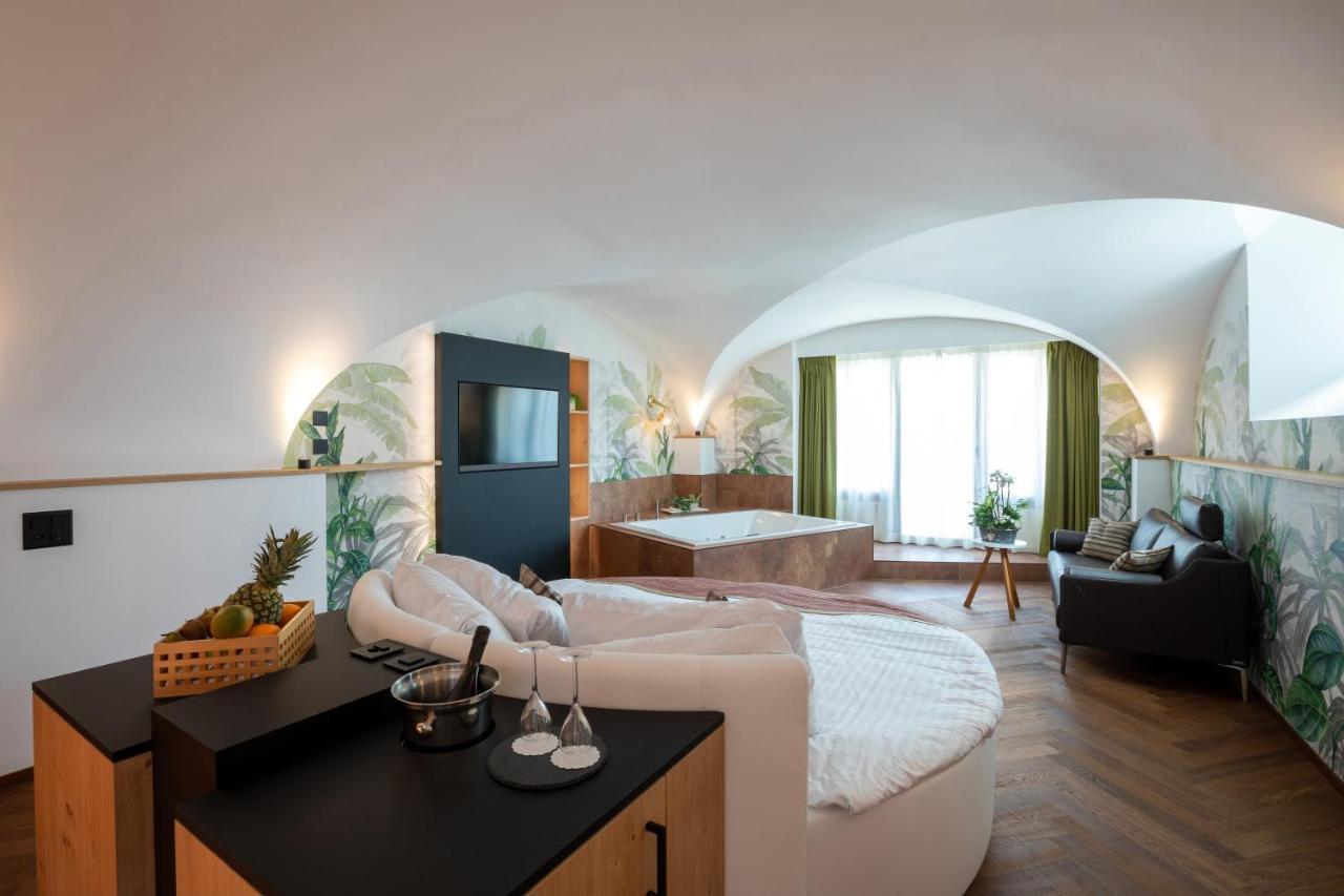 Romantik Hotel Le Vignier Avry-devant-Pont Екстериор снимка
